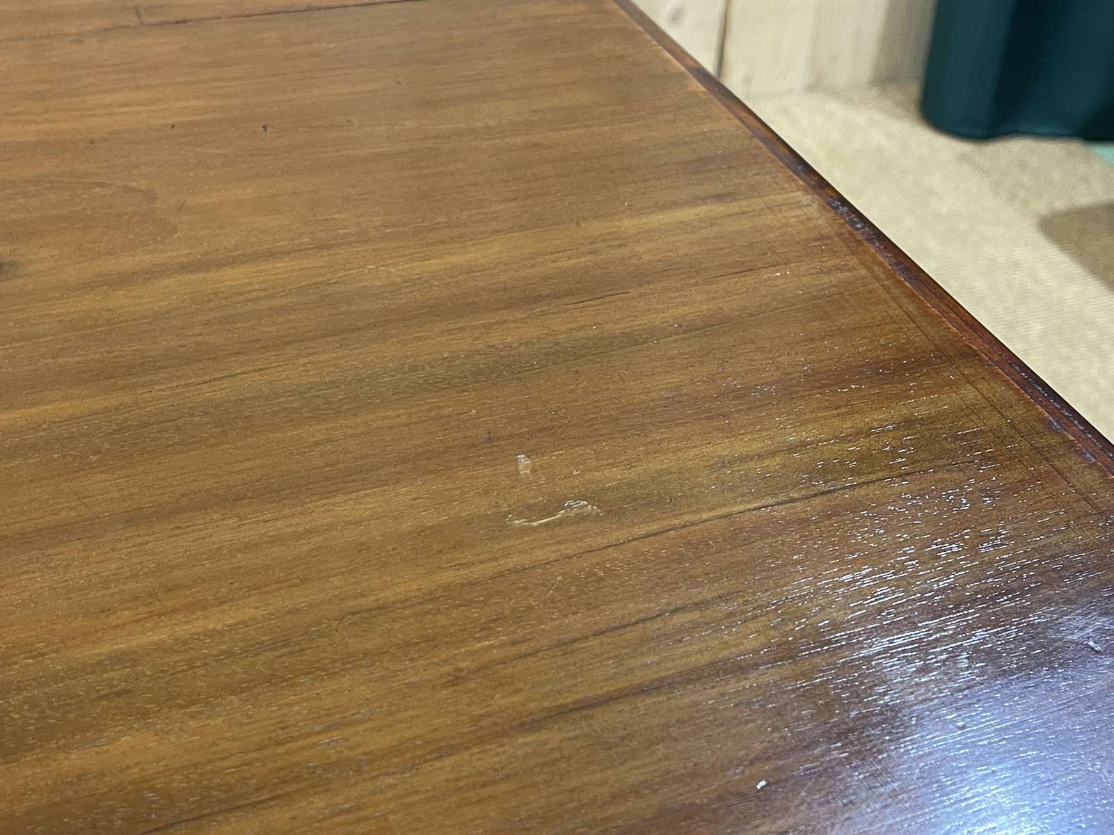 English mahogany table from the 1930s with an extension