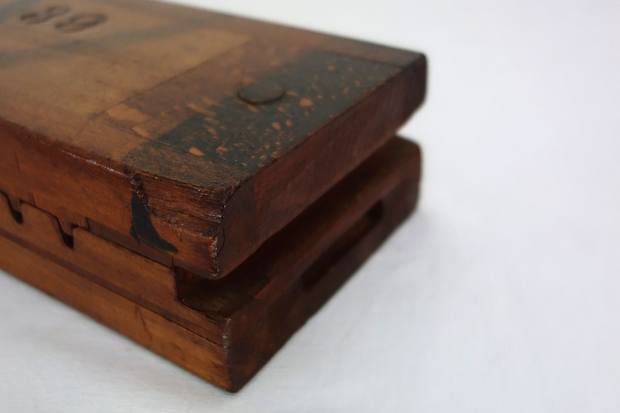 Old Perlu Vorm beech cigar mold or press, Holland circa 1950