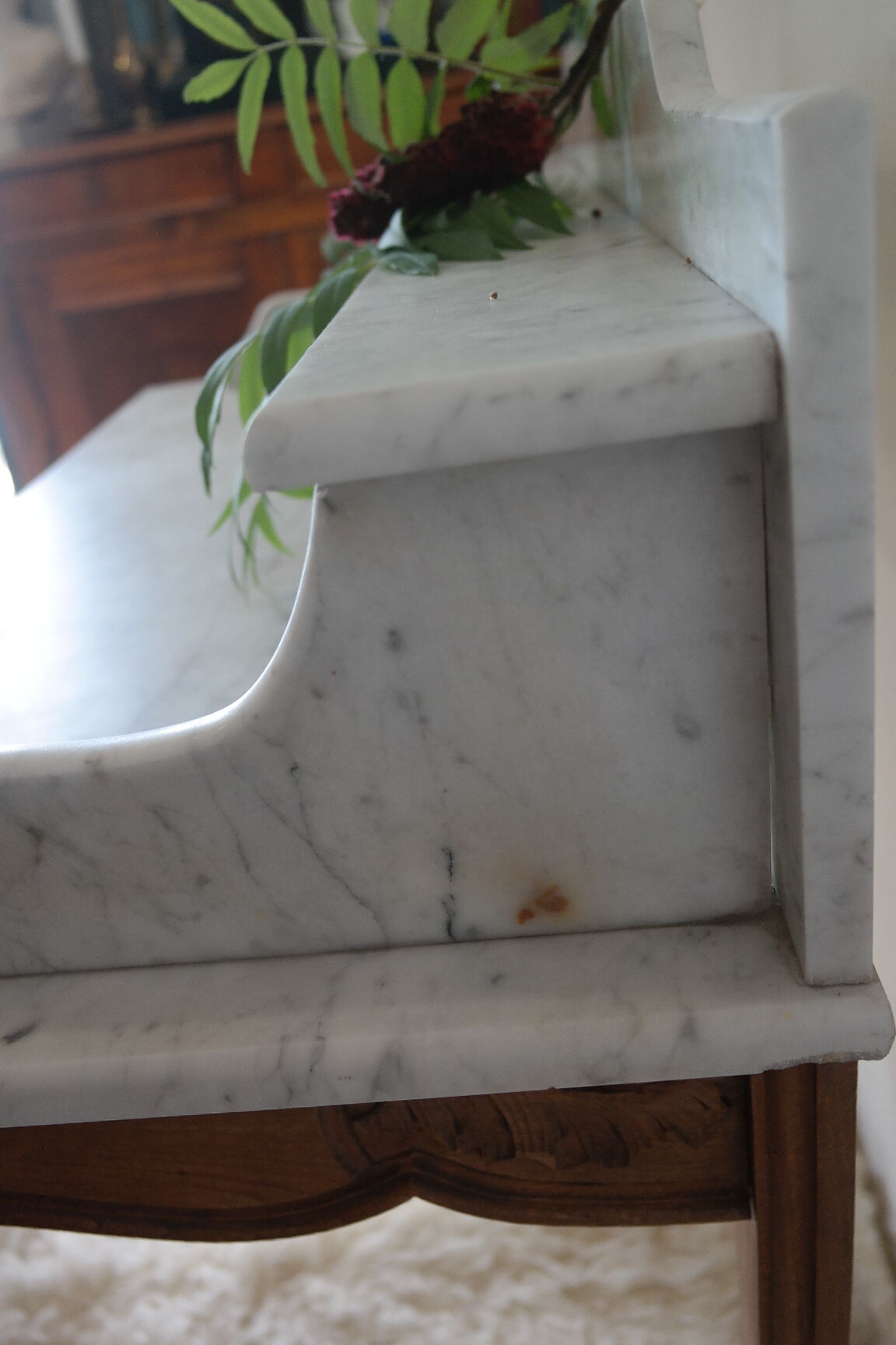 Louis XV-style toilet table in walnut and marble