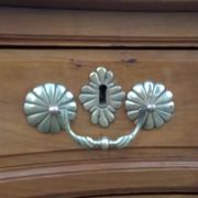Crossbow chest of drawers in walnut, 17th century, Louis XV