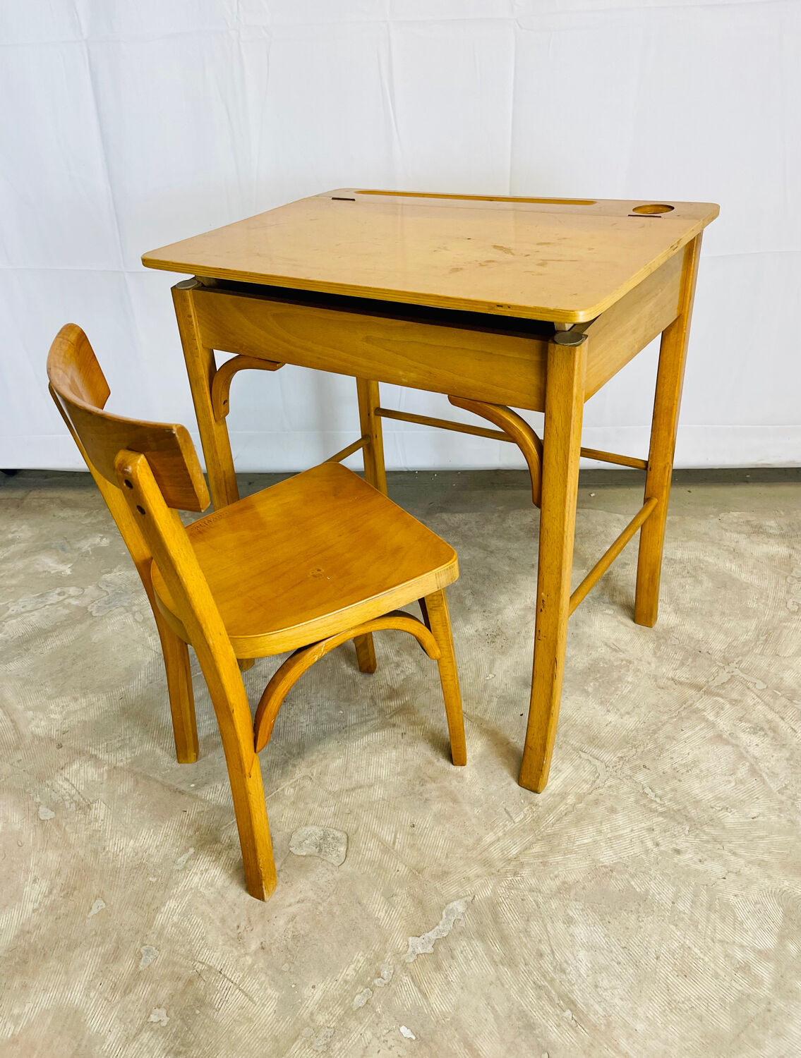 BAUMANN children's desk and chair