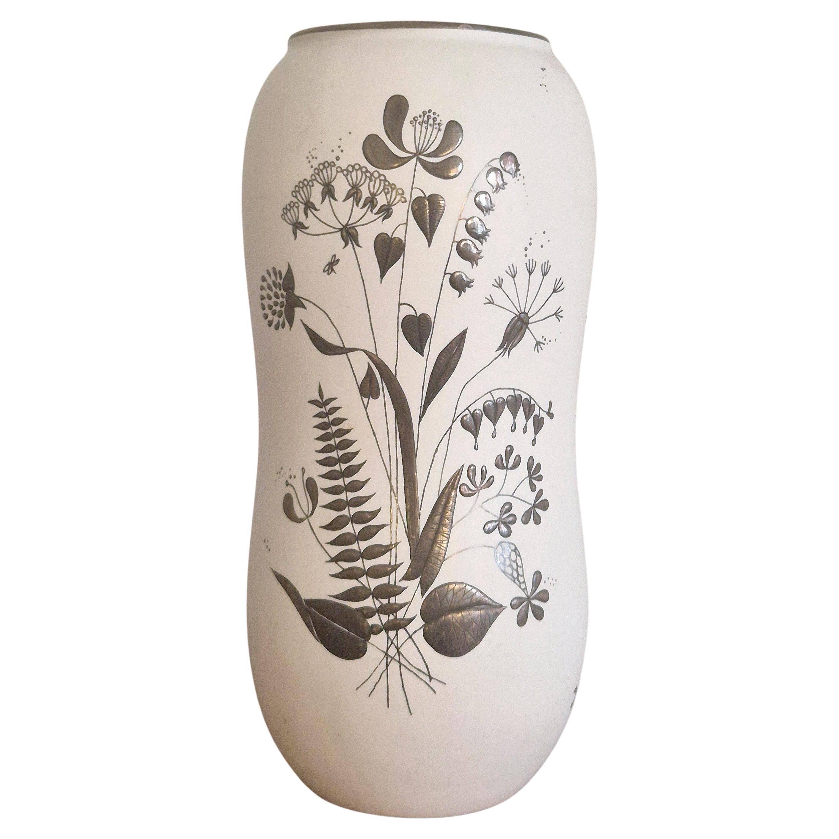Vase en grès décoré de fleurs en argent, modèle Grazia, suédois moderne.