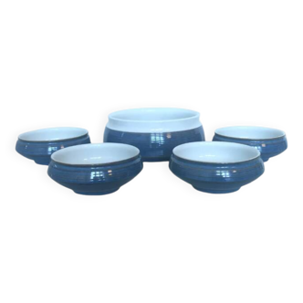 Soup tureen and bowls