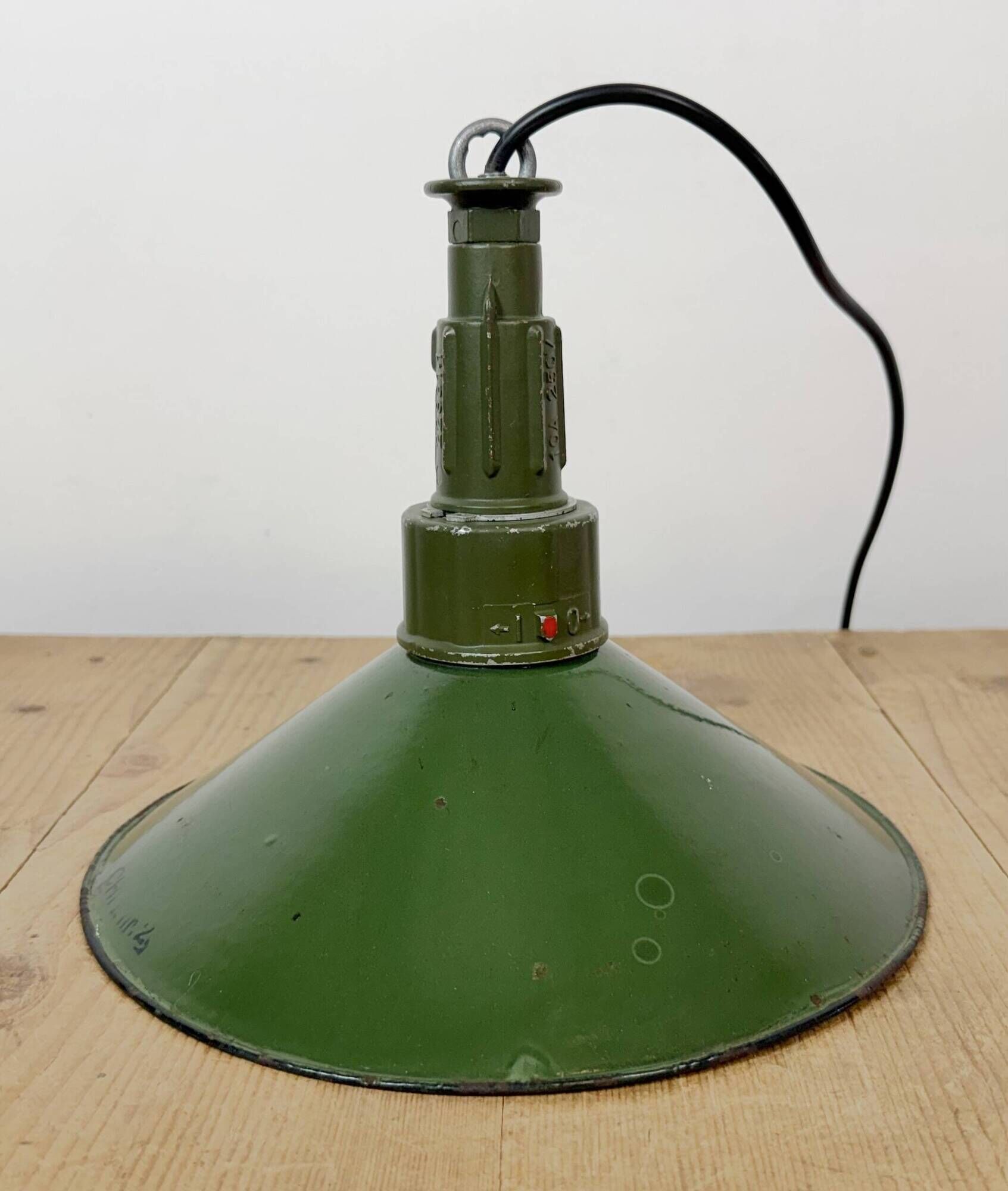 Industrial Green Enamel Military Pendant Lamp with Cast Aluminium Top, 1960