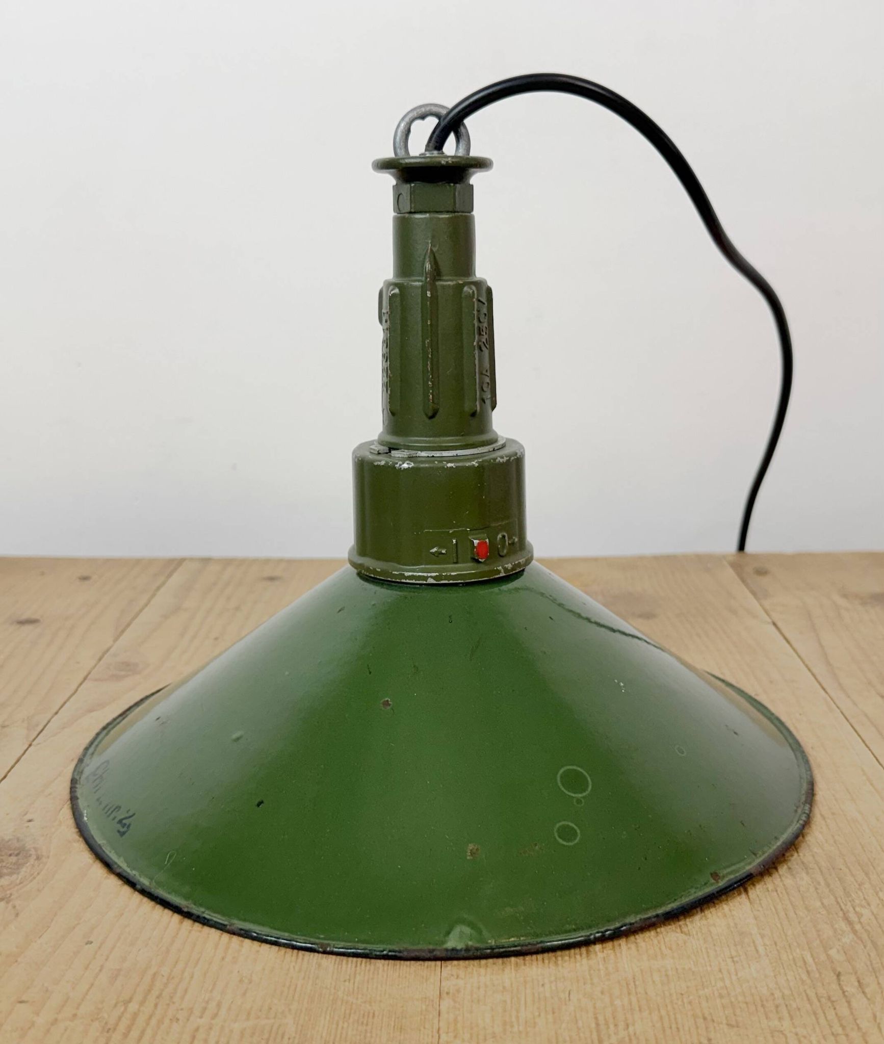 Industrial Green Enamel Military Pendant Lamp with Cast Aluminium Top, 1960