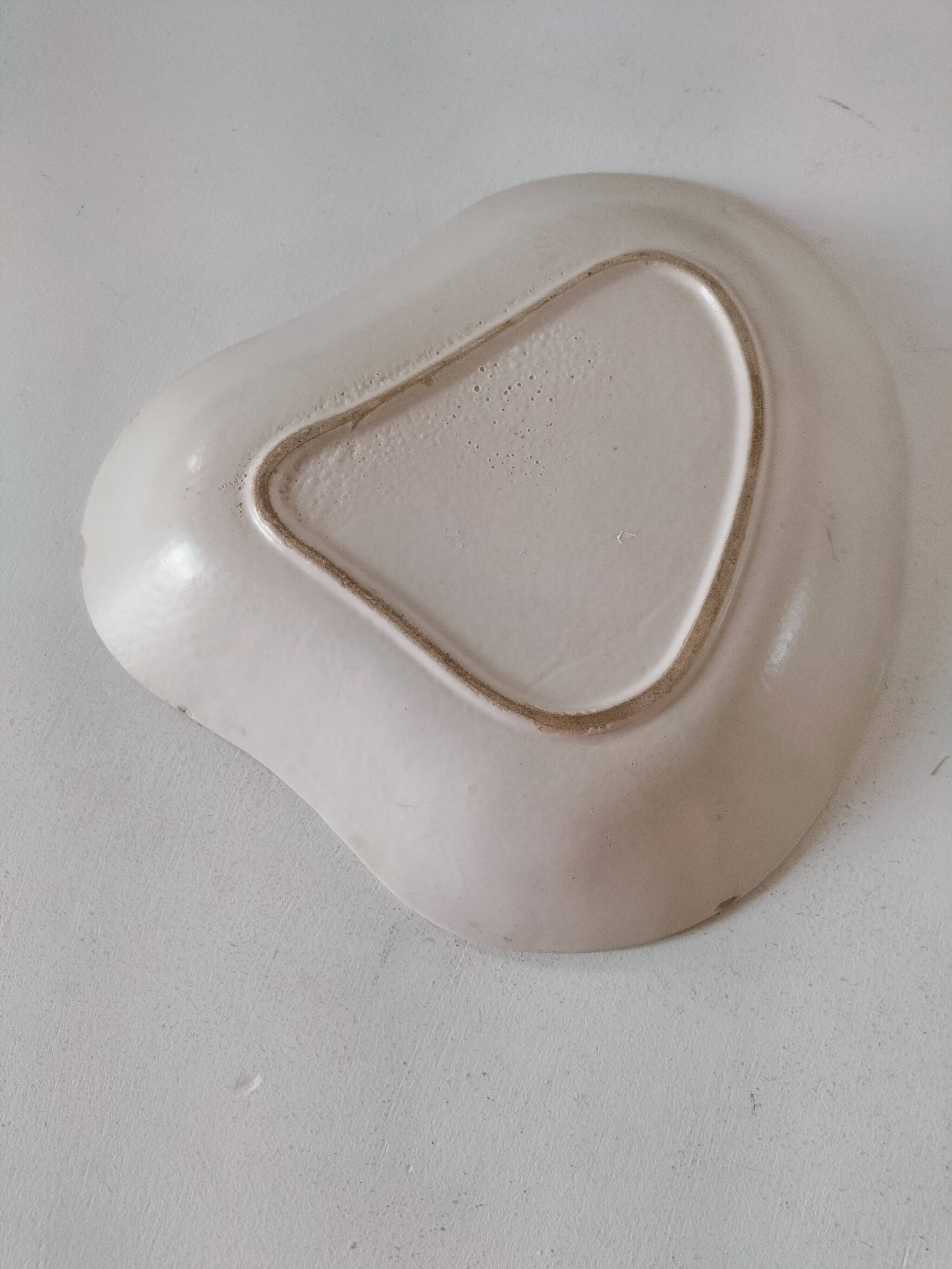 Modernist plate with stylized fish – 1950s ceramic