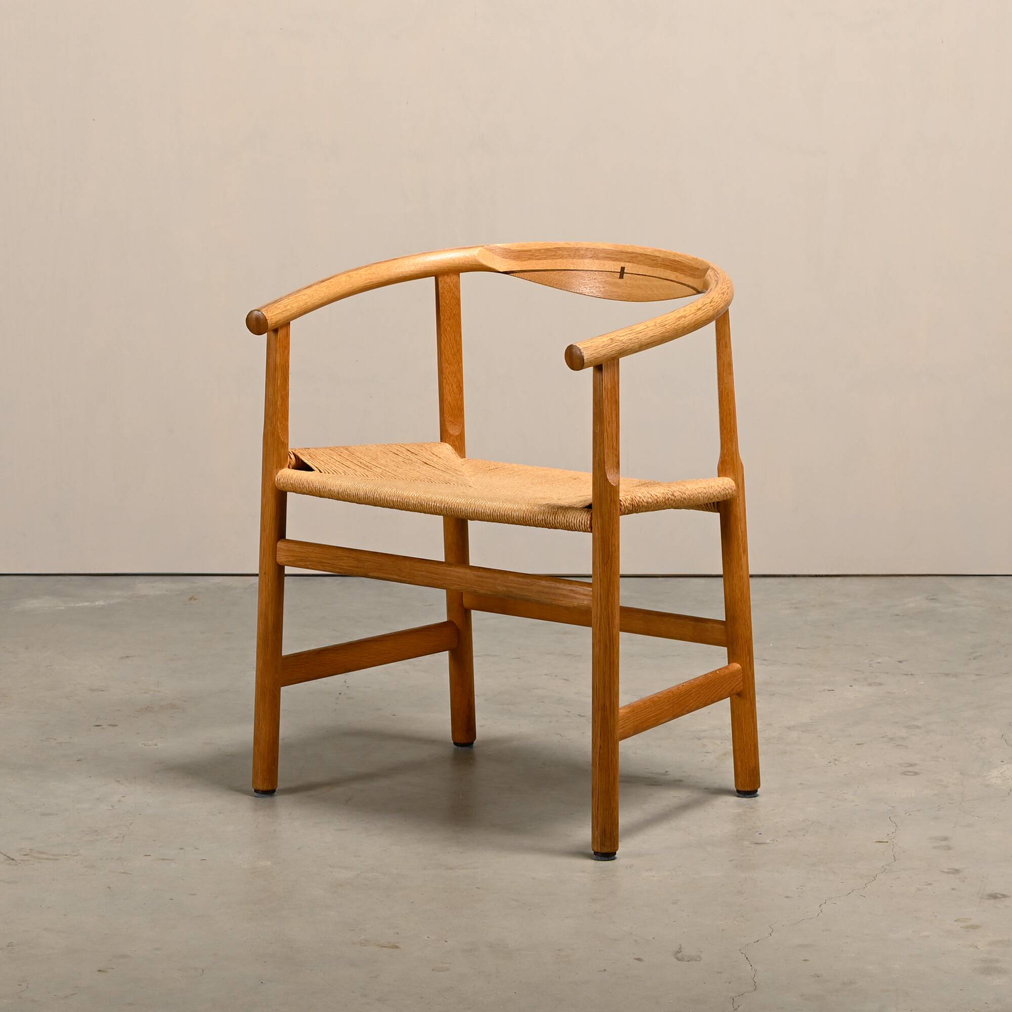 Hans J. Wegner Model PP201 Dining Chairs in Oak and Papercord, PP Møbler
