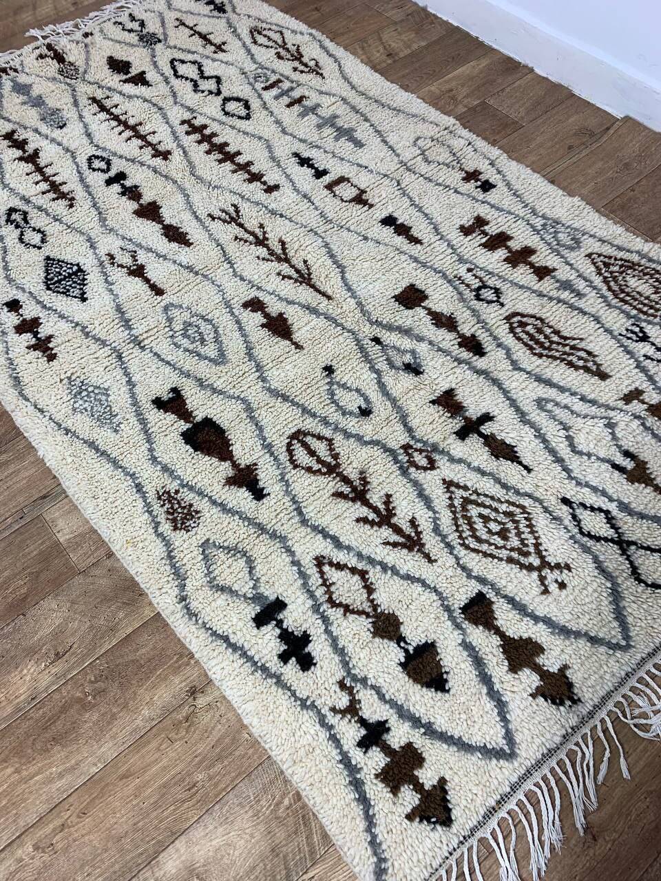 Handmade Moroccan Berber rug 254 X 144 CM