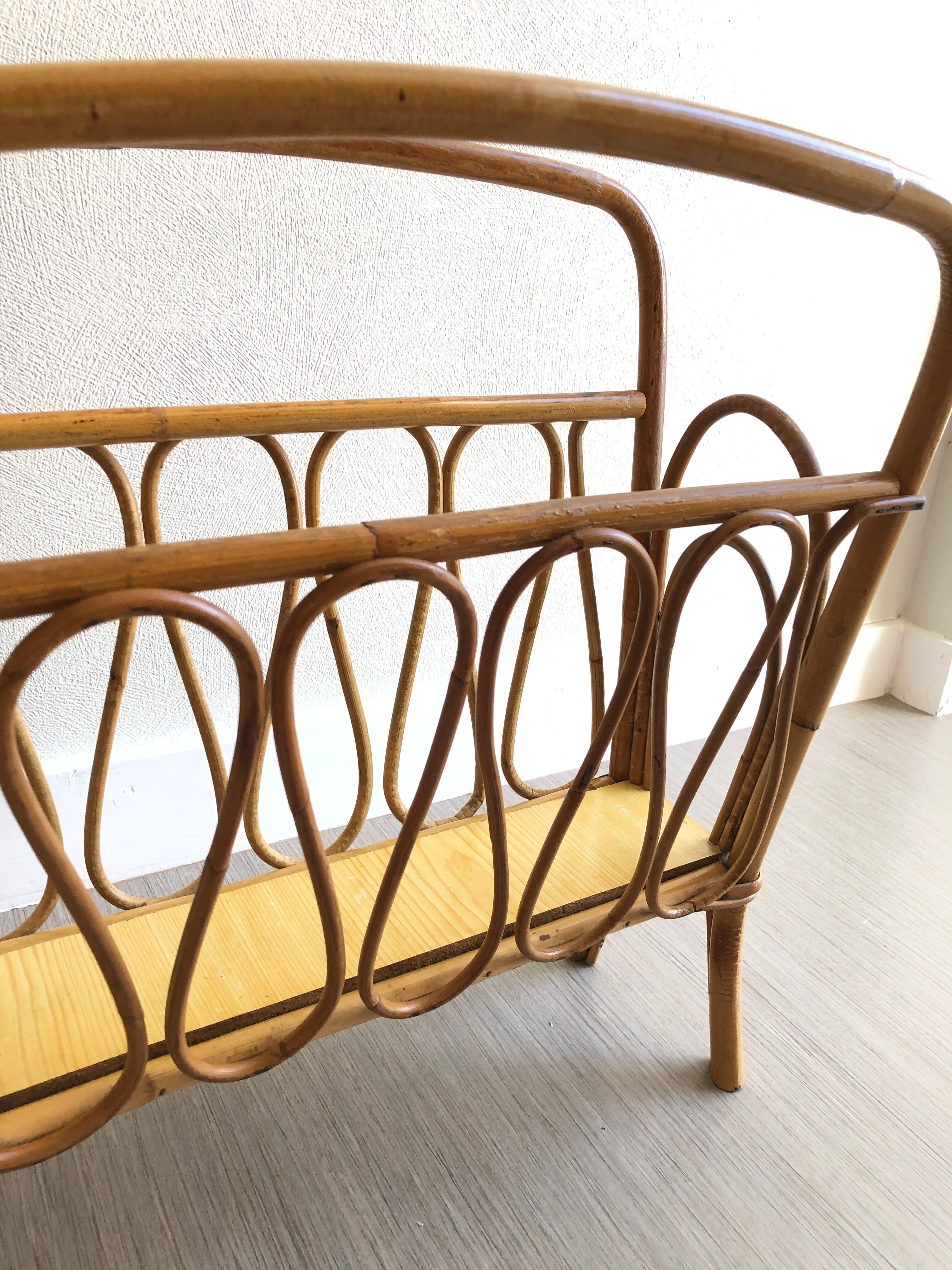 Ratin magazine holder