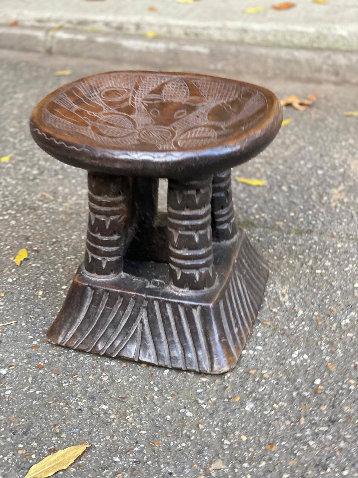 Bamileke African stool from Cameroon, carved in solid wood