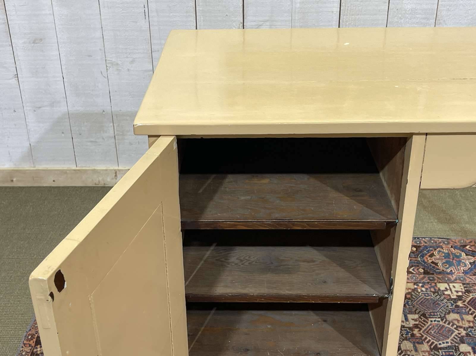 Bureau anglais en chêne et noyer du début XXème