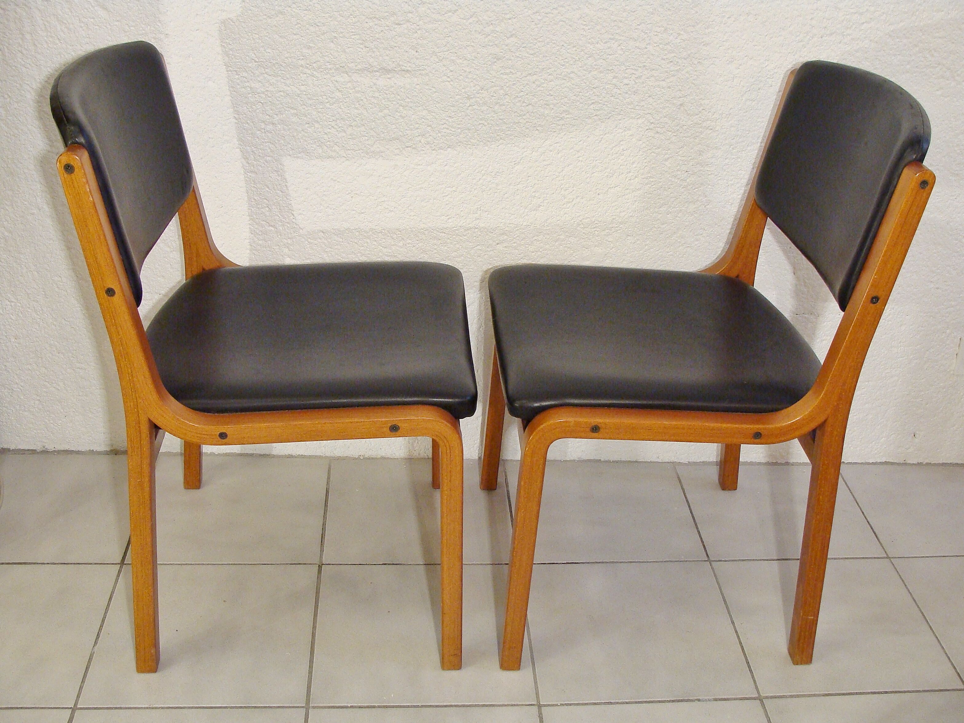 Pair of chairs 1950/60 leather and wood