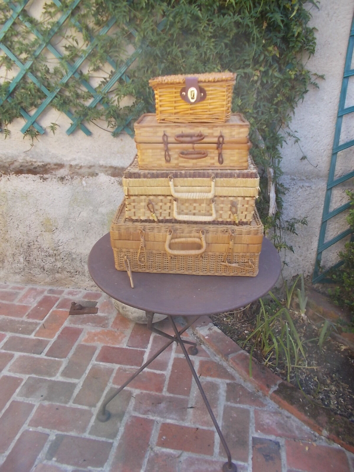Wicker briefcase suitcase