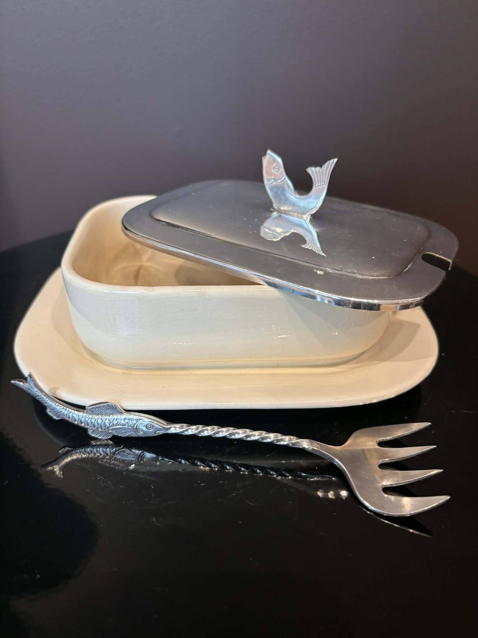 Butter dish