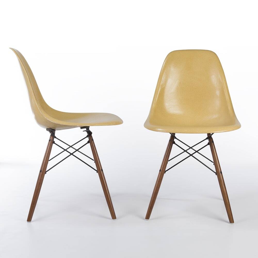Paire (2) de chaises Herman Miller Vintage Eames DSW Side Shell couleur ocre clair