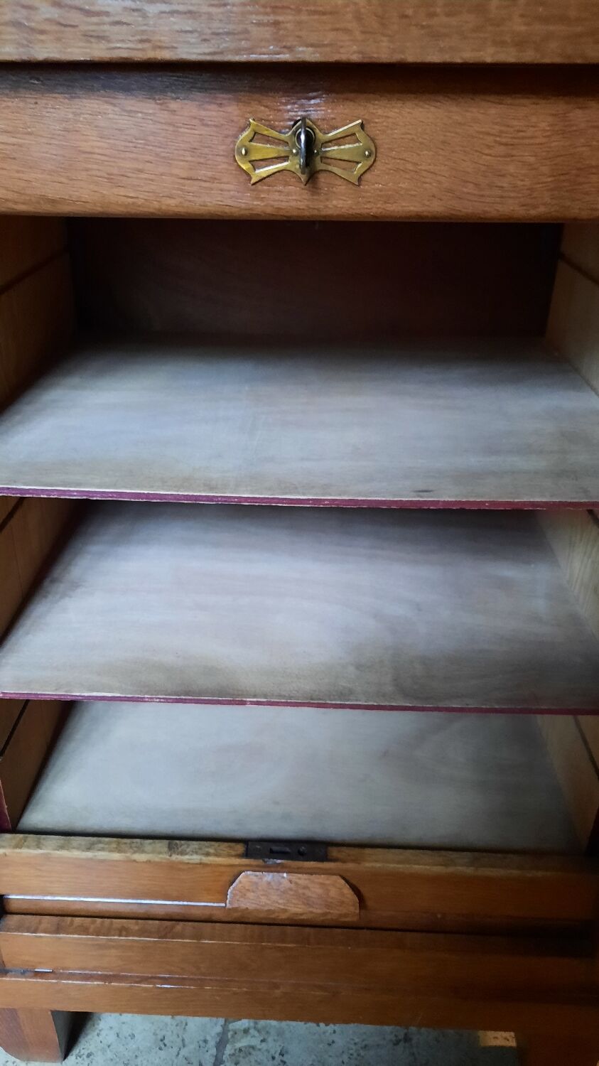 Curtain binder cabinet