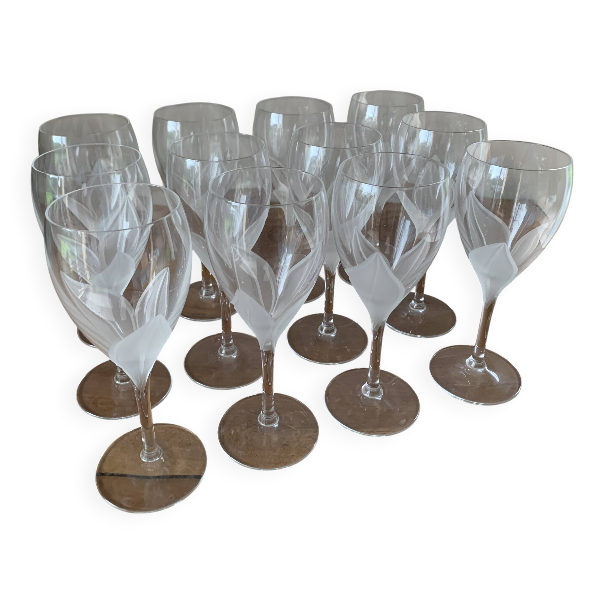 12 verres à vin décor feuille