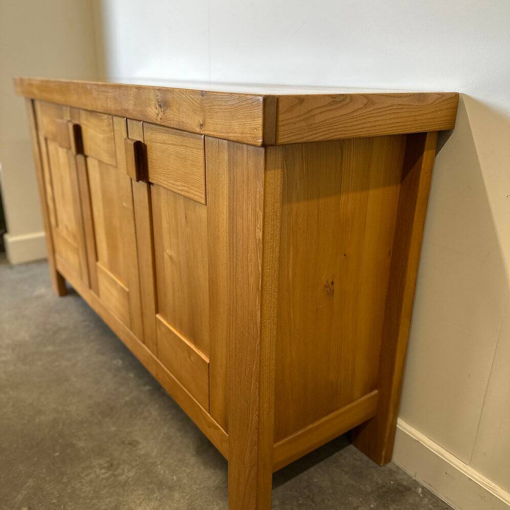 Buffet Maison Regain, crédence vintage en bois d'orme français, brutaliste moderne des années 1970