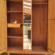 Armoire vintage