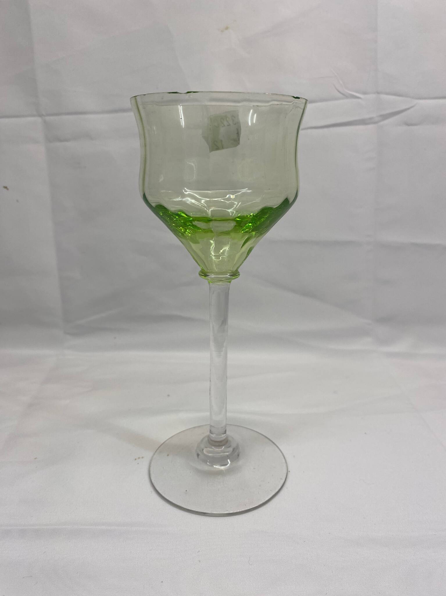 Uraline stemware