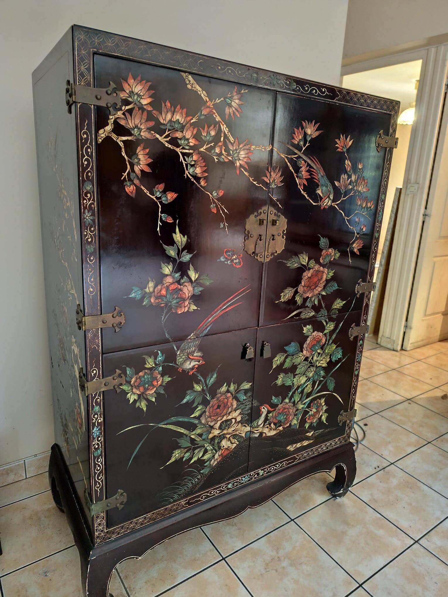 Meuble chinois laqué ancien décor oiseaux – cabinet asiatique