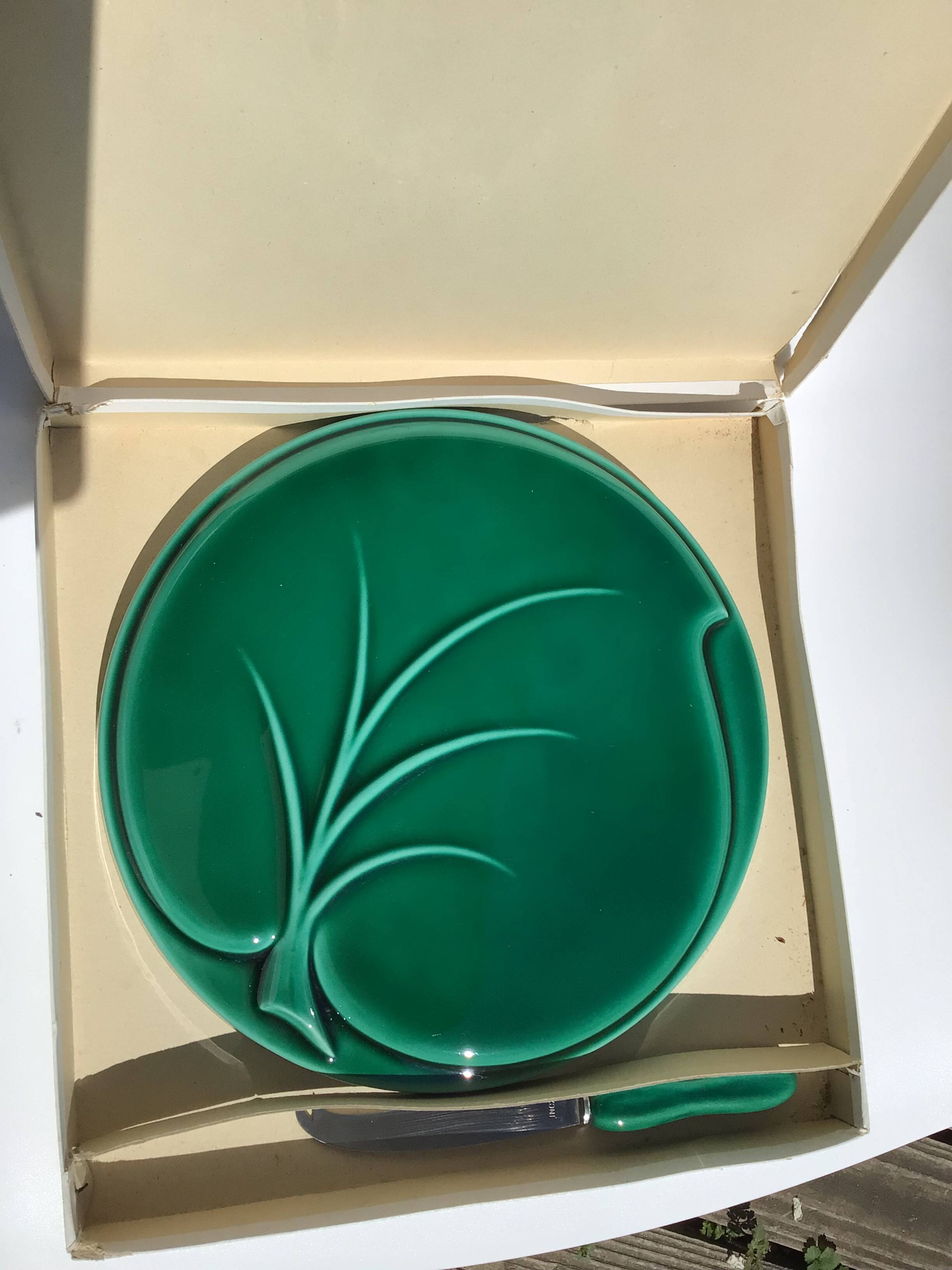 60's ceramic leaf cheese board