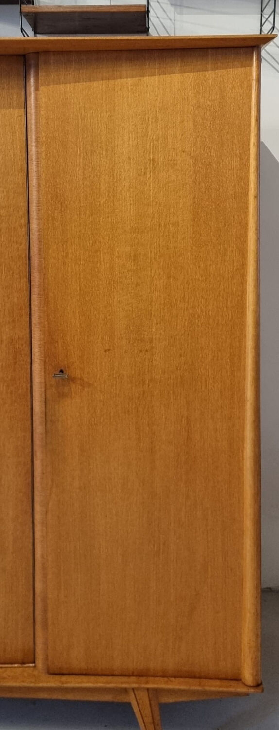 Armoire du milieu du siècle