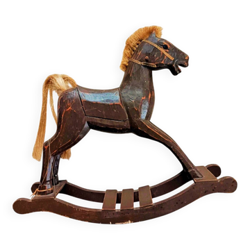 Cheval a bascule en bois rétro