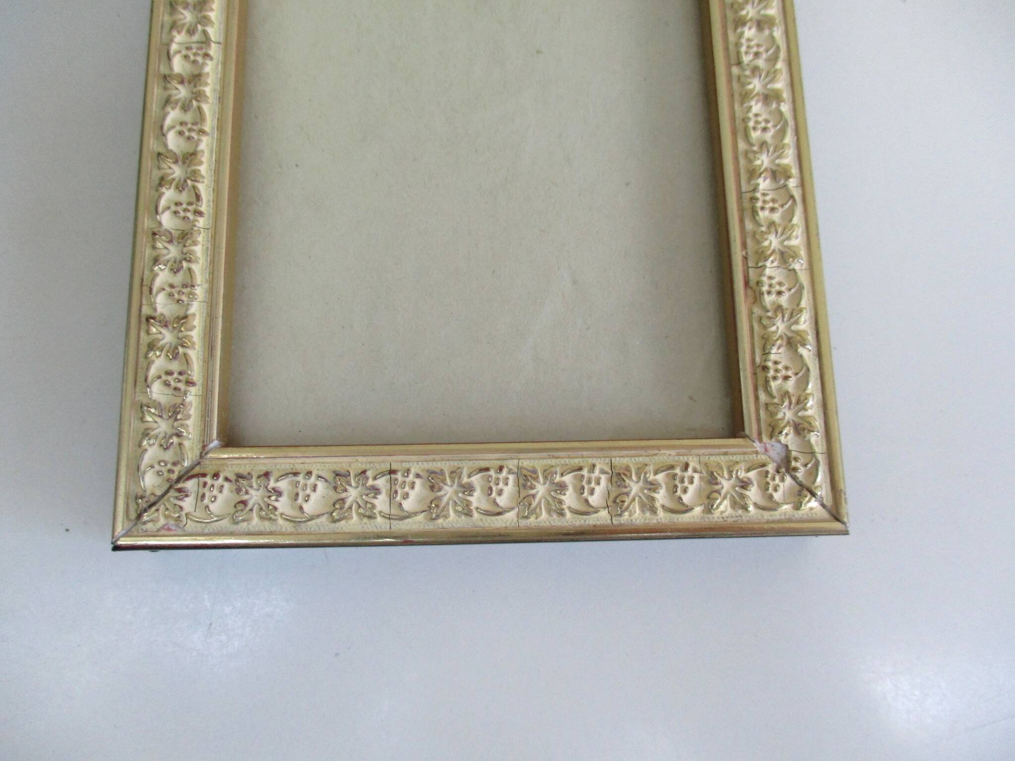 Vintage frame for 84 x 113 mm subject