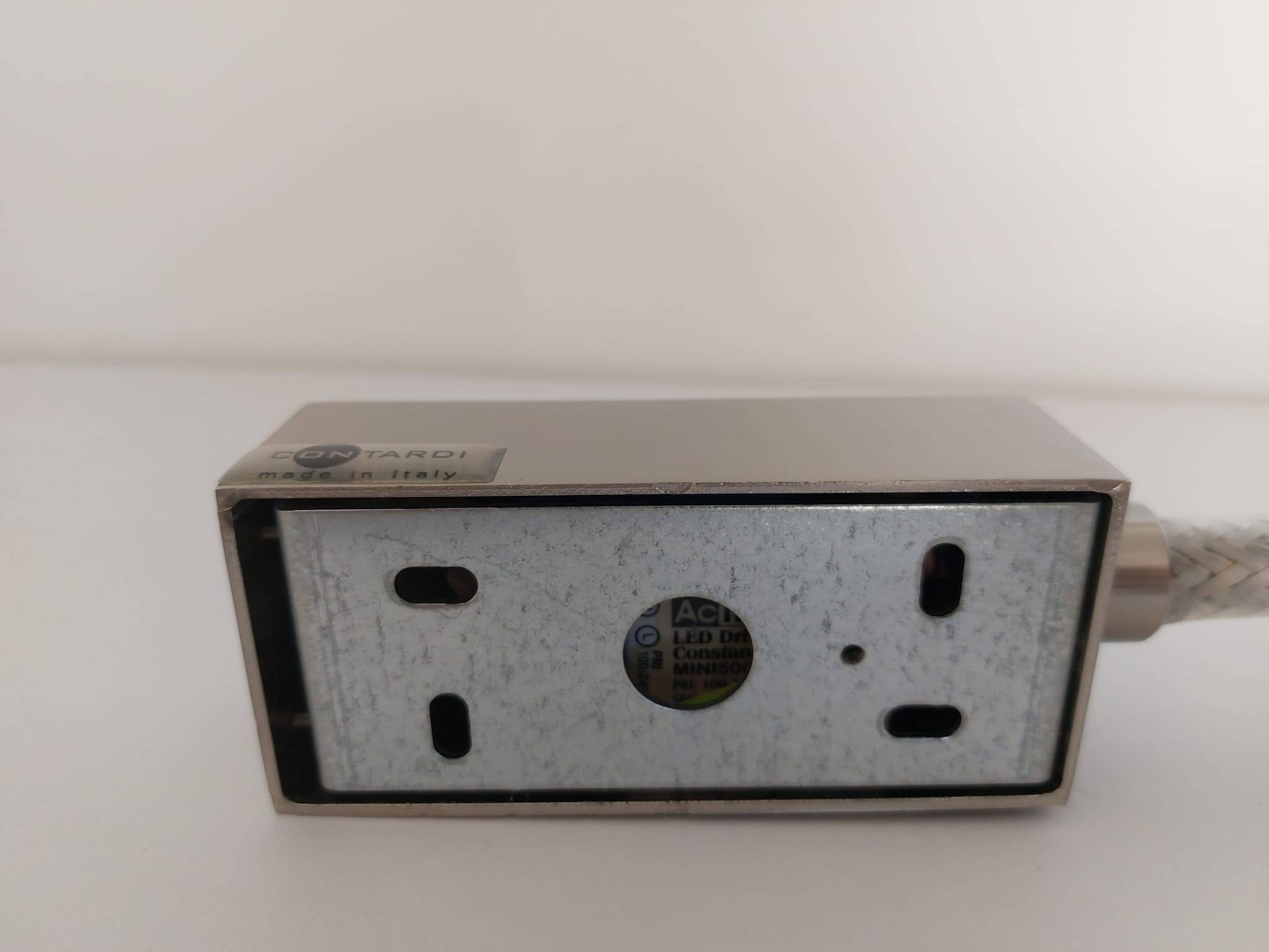 2 flexible bedroom wall lights from Contardi