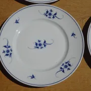 Fine Limoges porcelain dessert service: dish and 12 plates.
