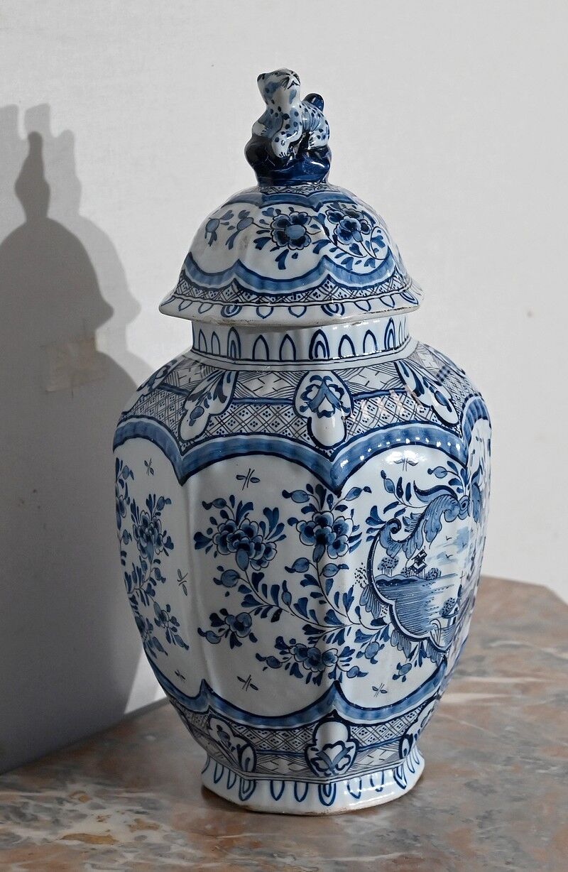 Delft earthenware vase - Early twentieth century