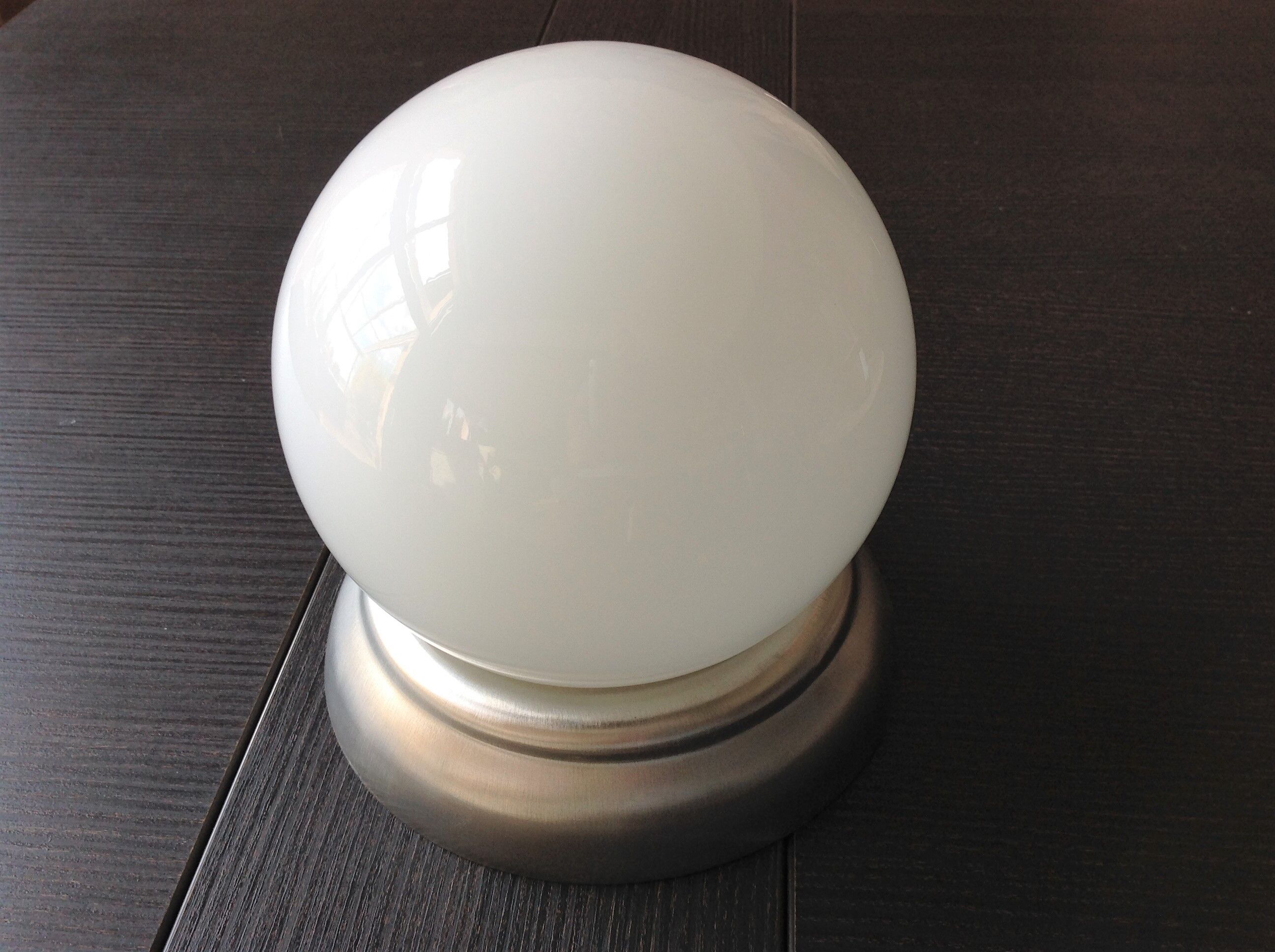 Ceiling lamp globe in white opaline and brushed metal