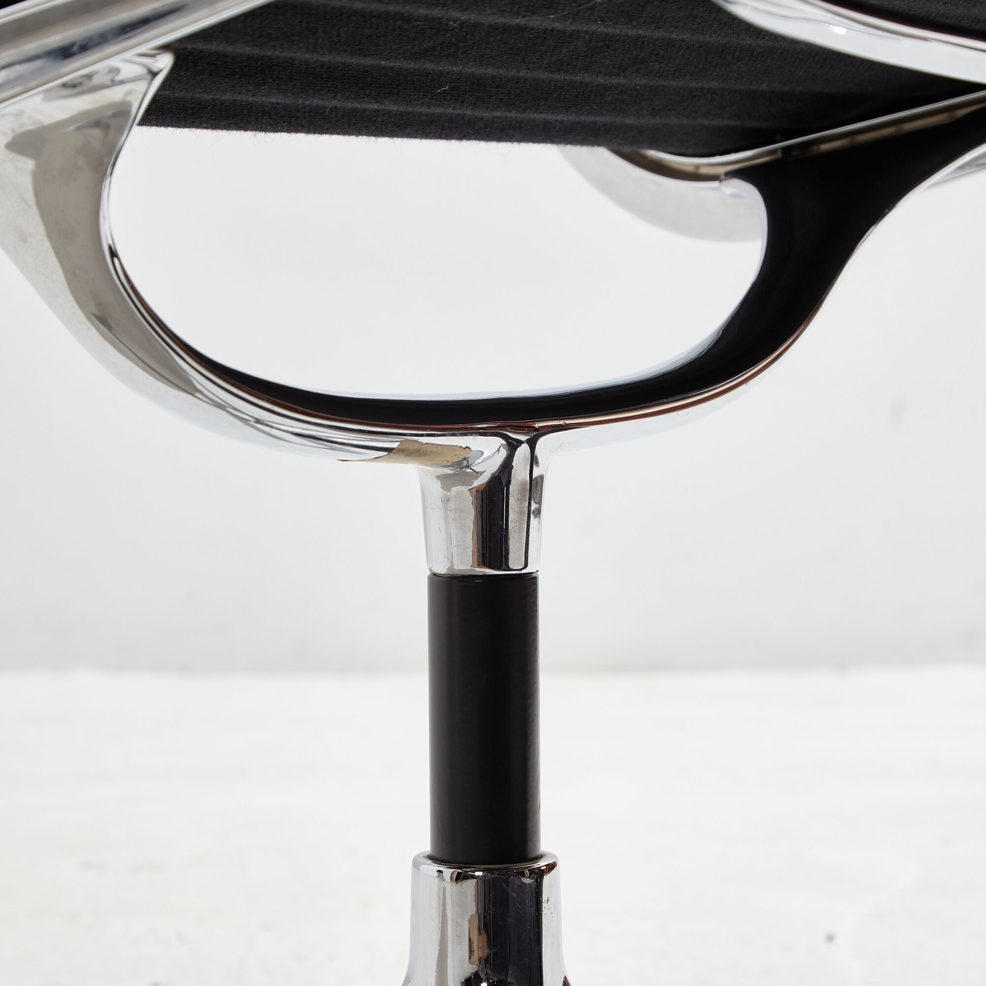 EA105 office chair by Charles & Ray Eames for Vitra