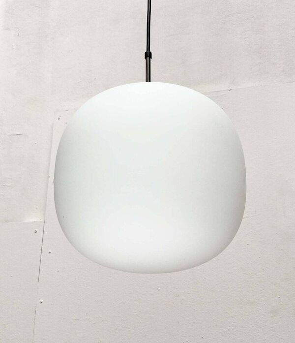Lampe suspendue minimaliste boule en verre de l'âge spatial allemand vintage de Glashütte Limburg, années 1970