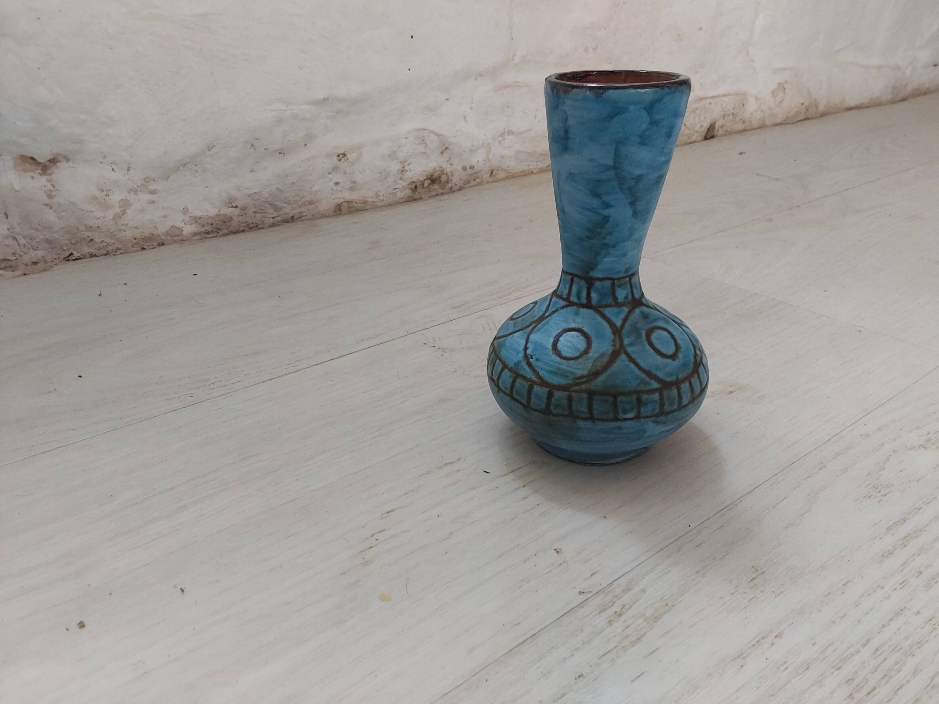 Blue vase signed Alain Maunier