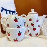 Teapot and 2 cups apple pattern