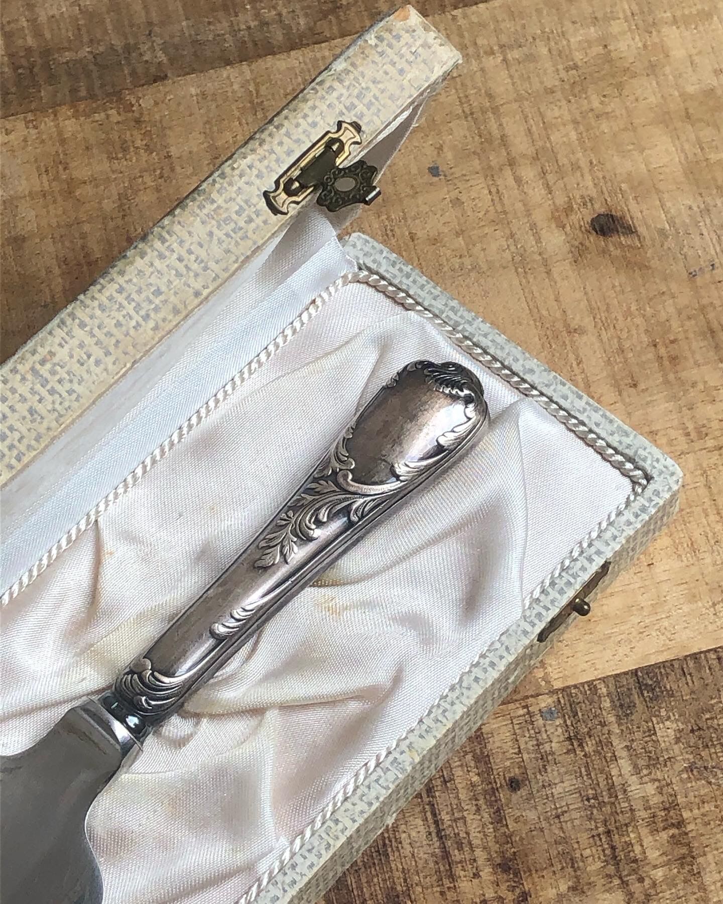 Christofle pie shovel