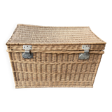 Wicker trunk