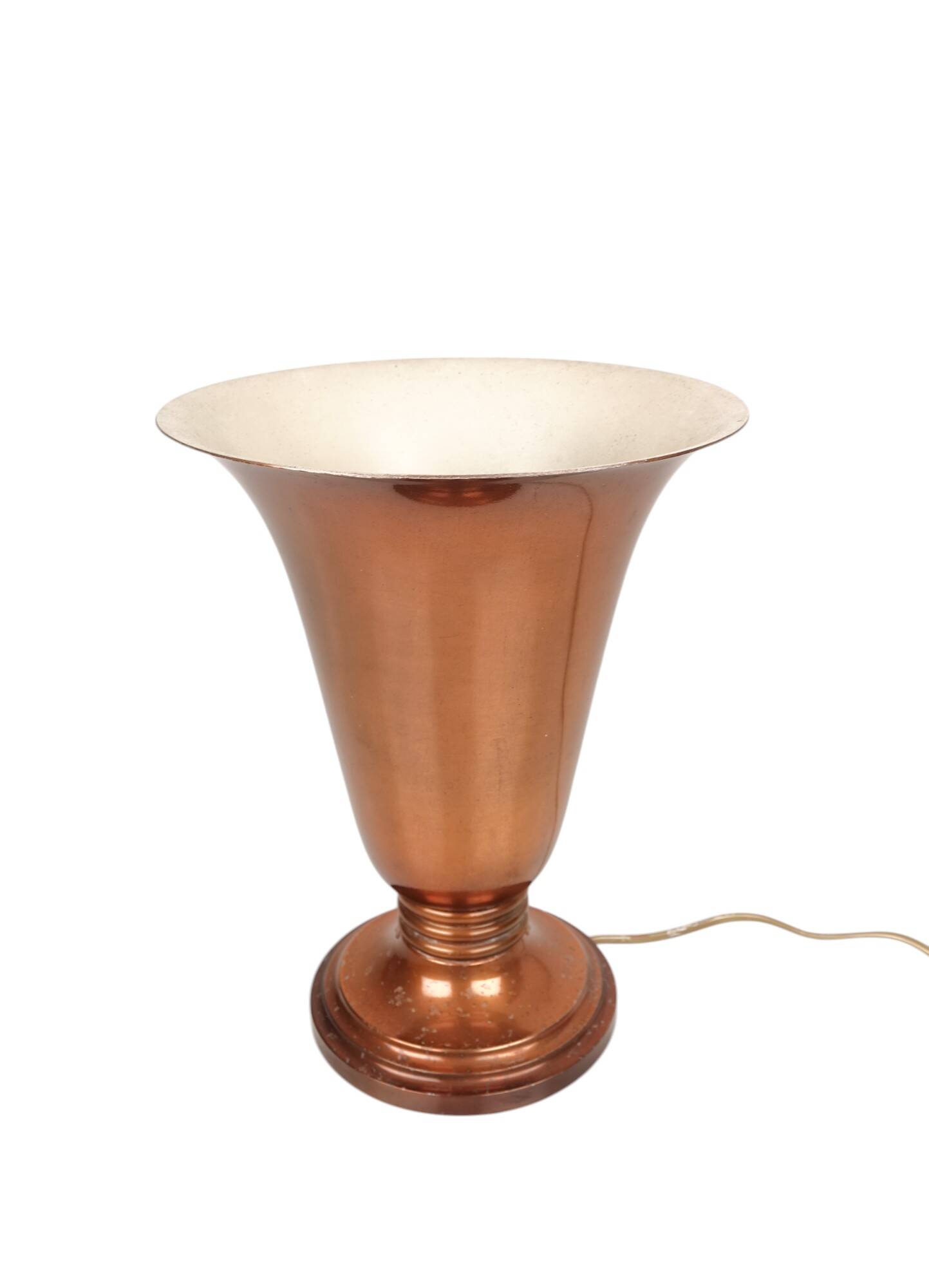 Lampe cornet en métal cuivré, époque Art Déco