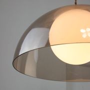 Lampe à suspension italienne en laiton, opaline et plexiglas de l'ère spatiale