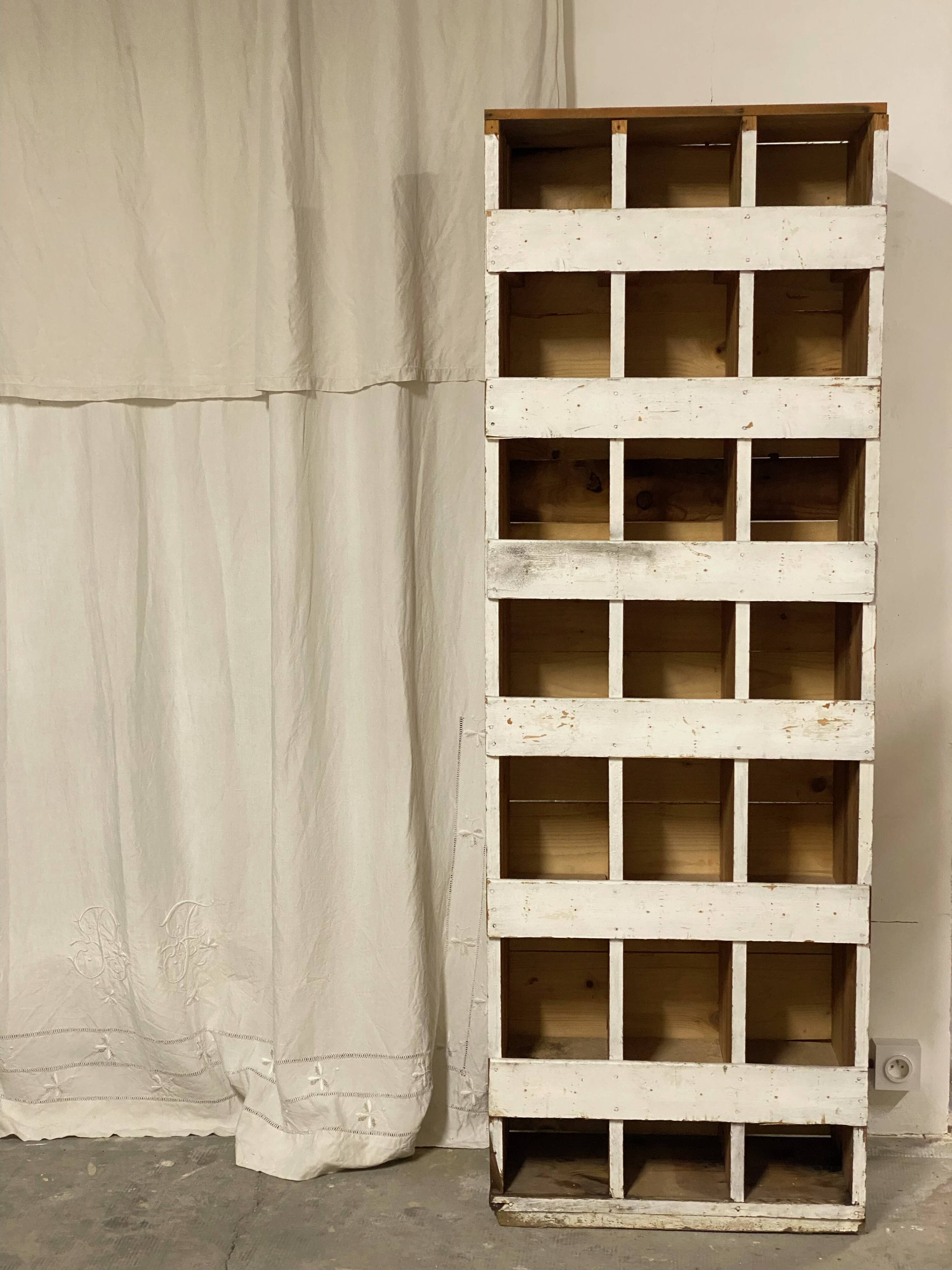 Workshop furniture with lockers