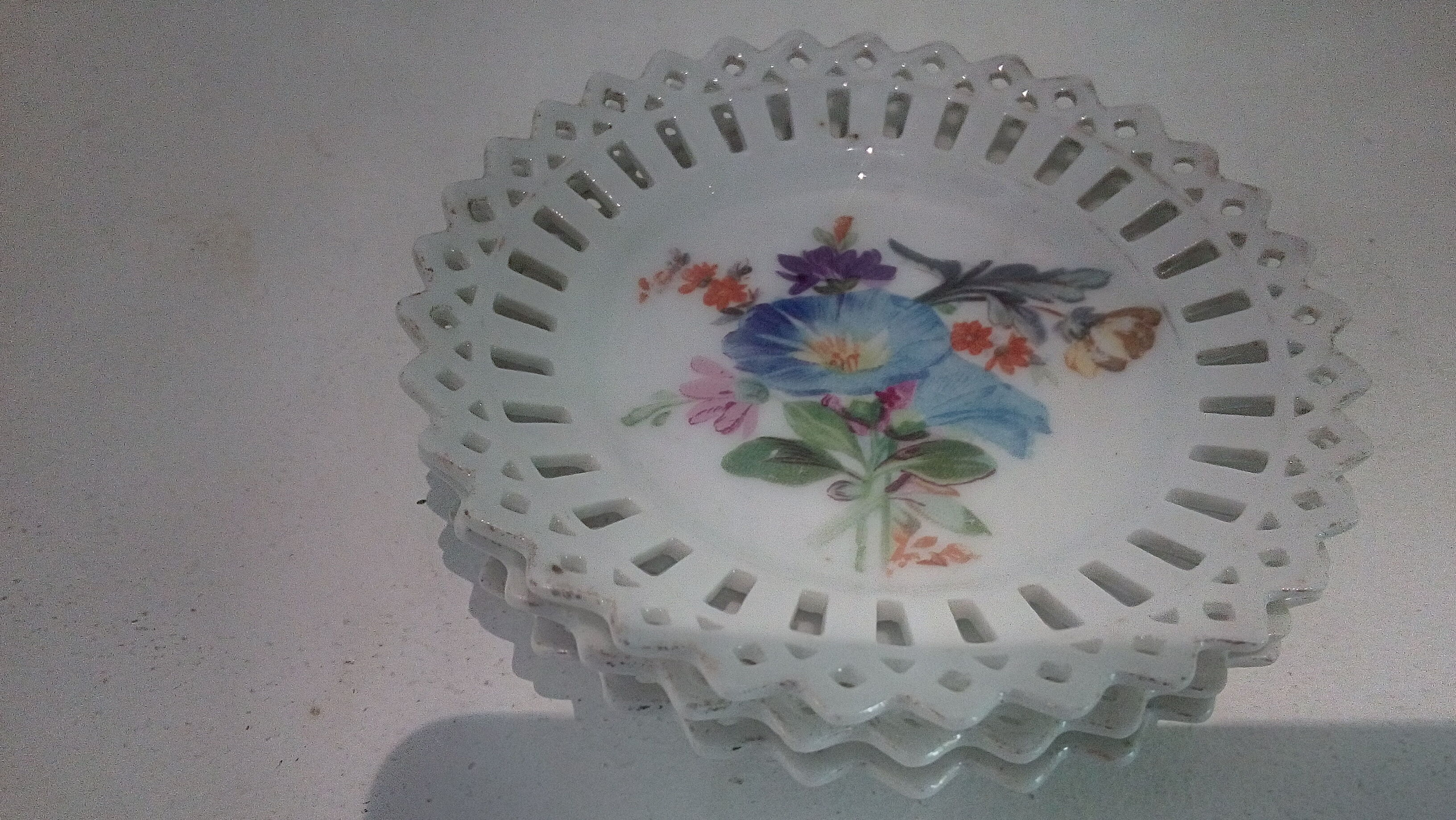 Dinner plates old doll dishes