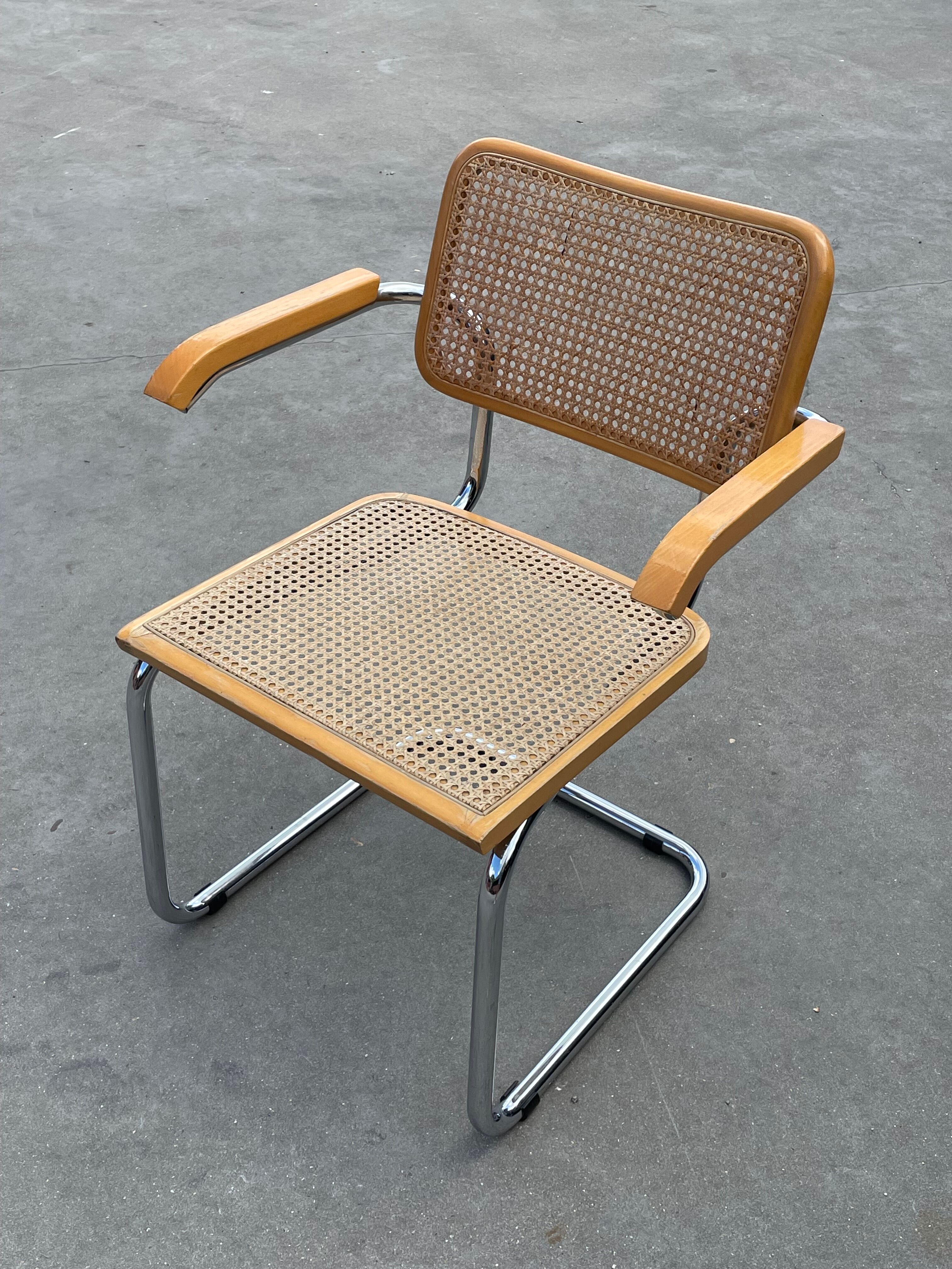 Cesca chair B64 with armrests by Marcel Breuer Design
