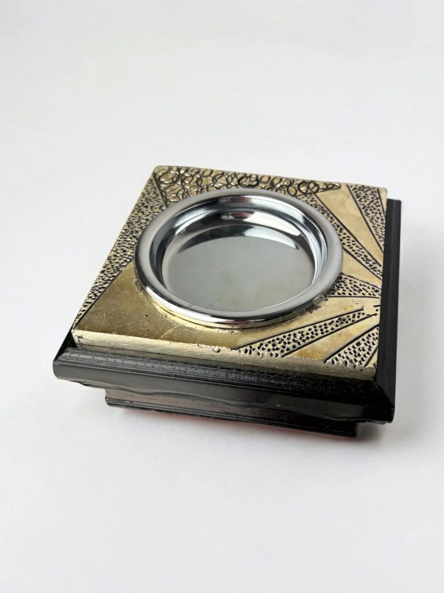 Brutalist wood and resin ashtray, Italy, 1980s