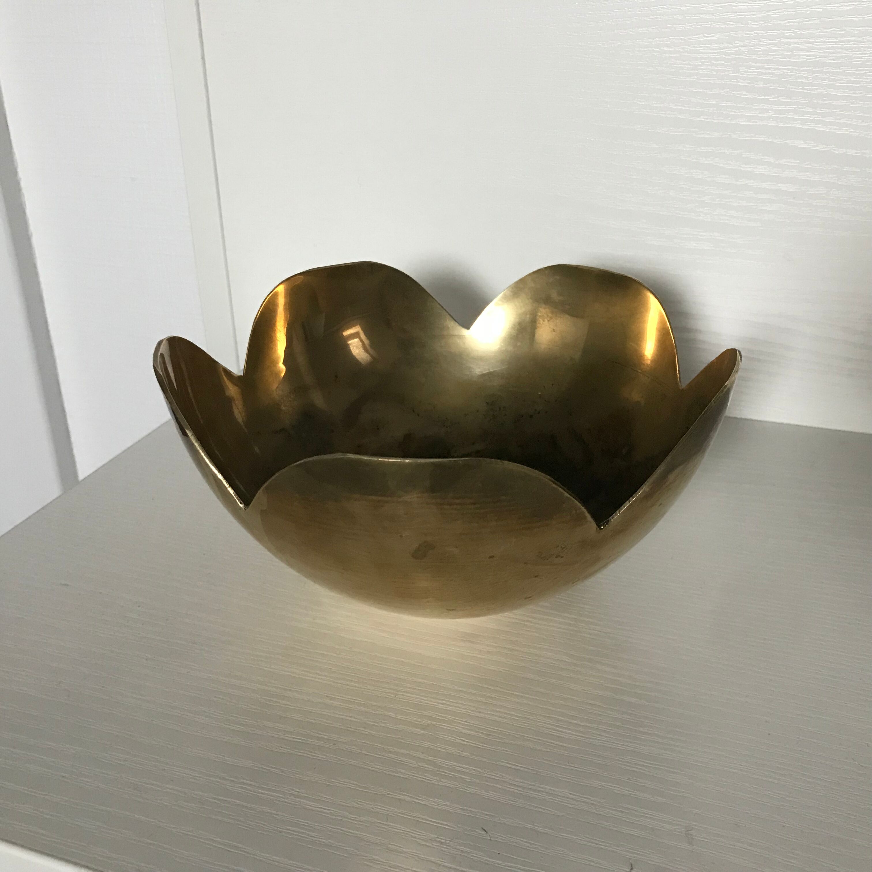 Brass flower plate