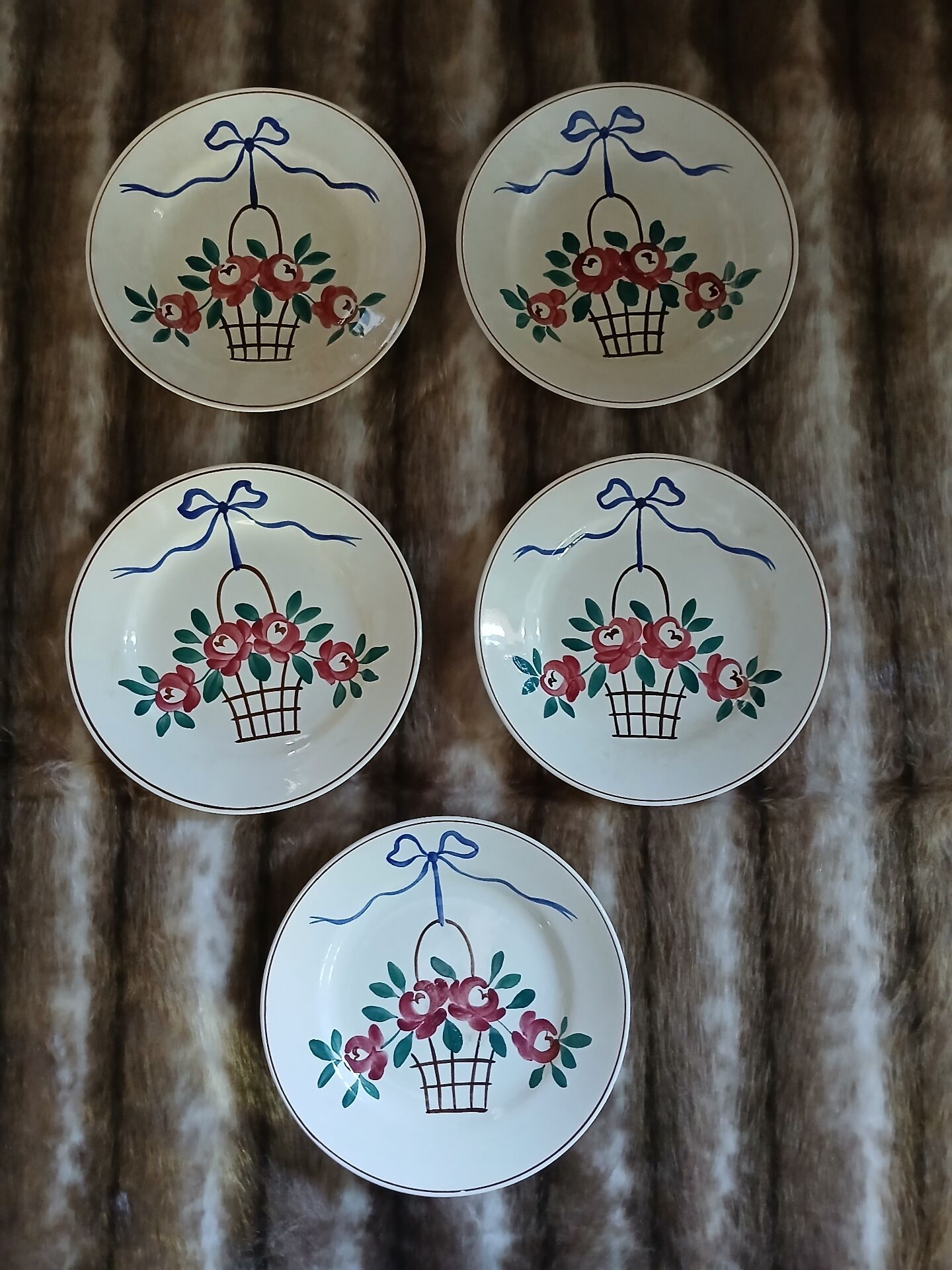 5 antique Longchamp dinner plates