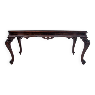 Richly carved table, Southern Europe, first half of the 20th century. After renovation.