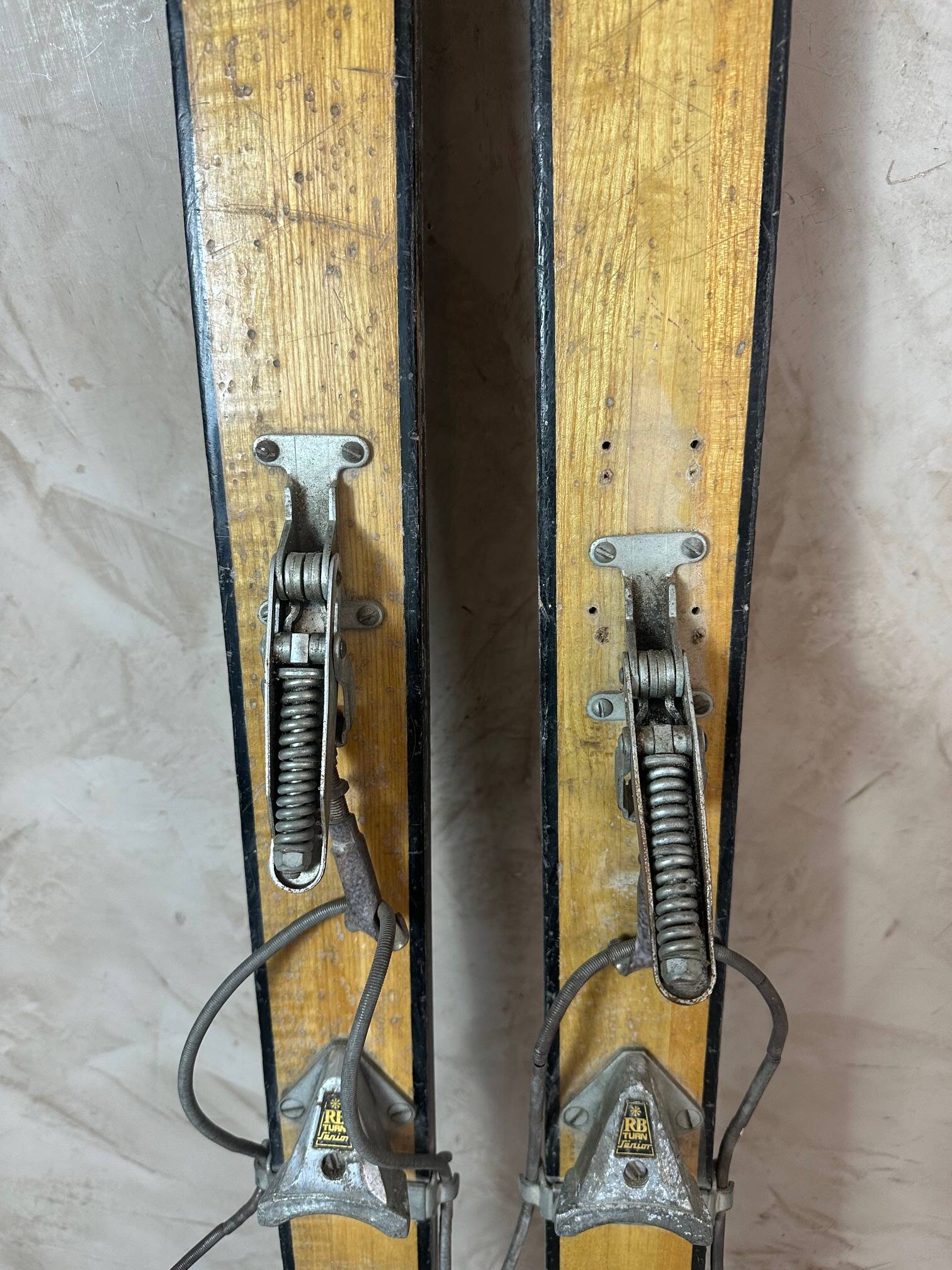 Old pair of skis