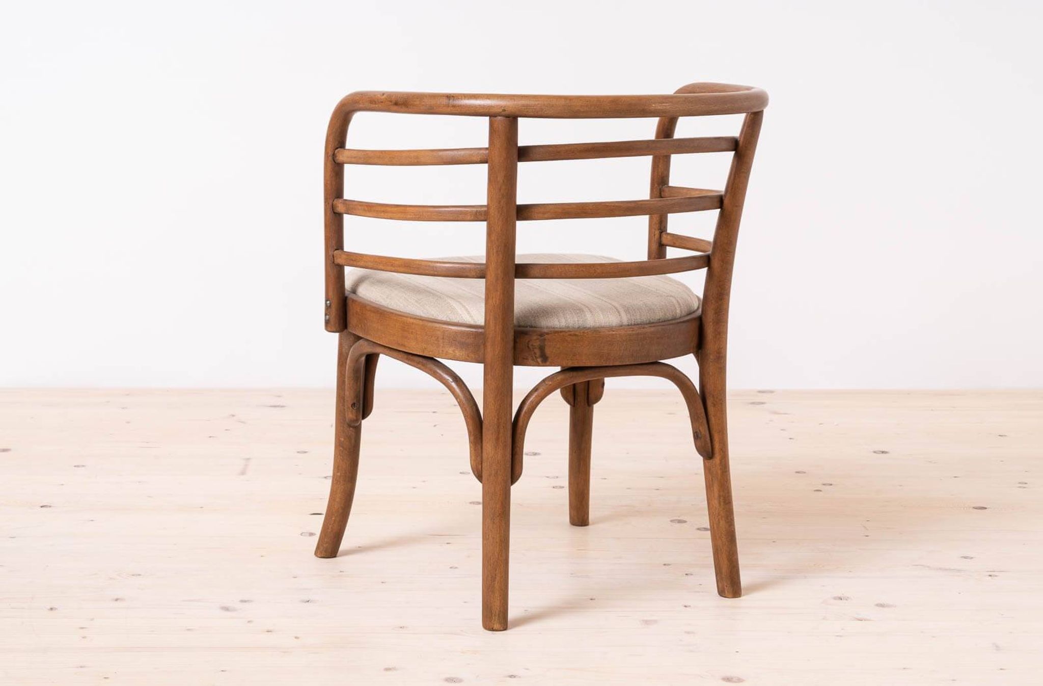 Lot de 2 fauteuils Thonet, modèle B246, années 1930, restaurés et retapissés